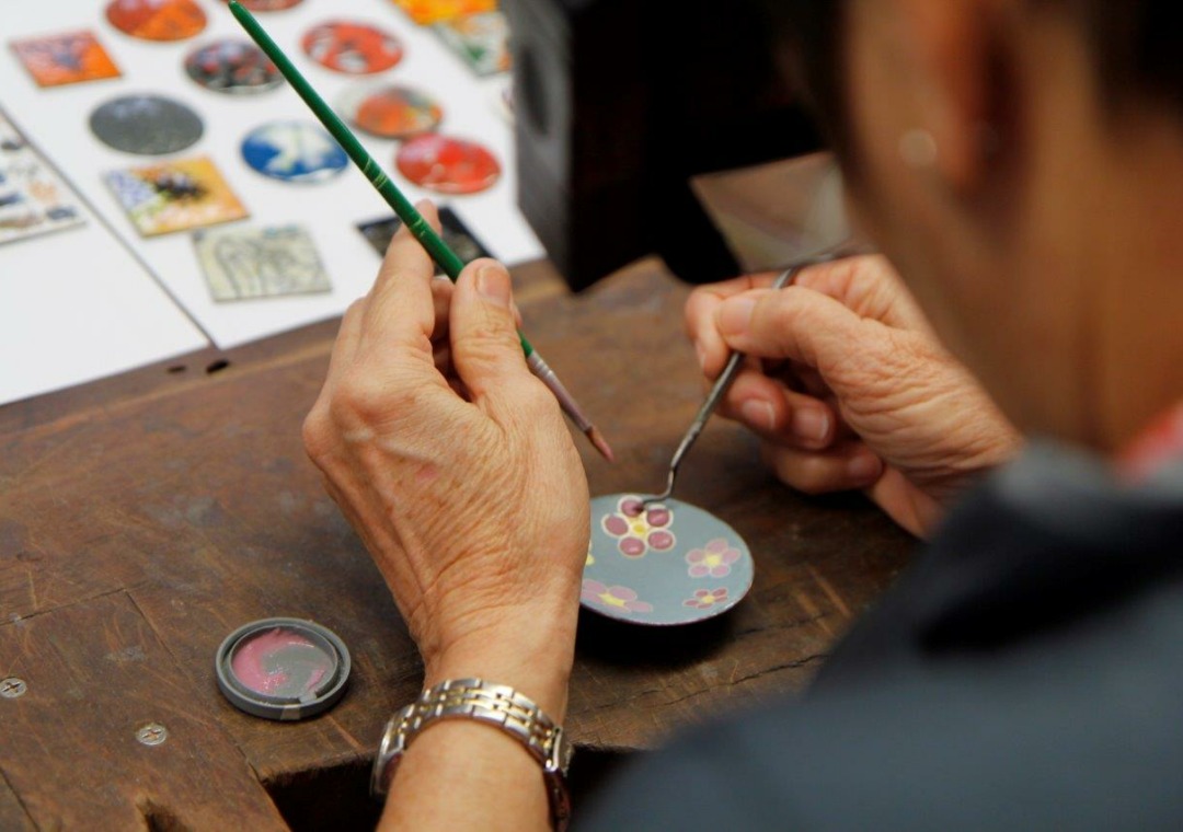 Exploring Enamelling