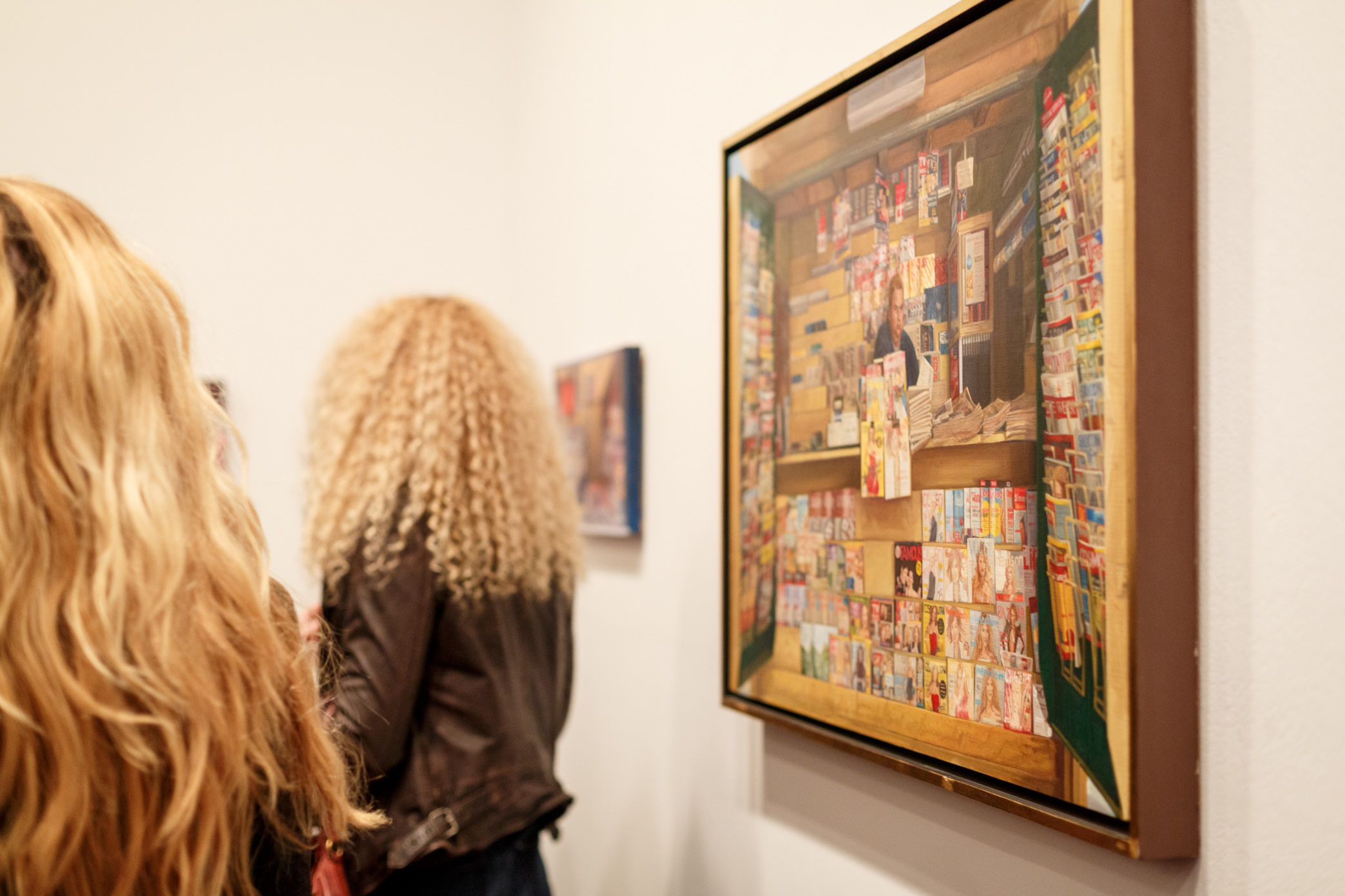 Fremantle realist painter Marcus Beilby paints intimate moments between lovers, friends, colleagues and strangers in iconic Fremantle locations.