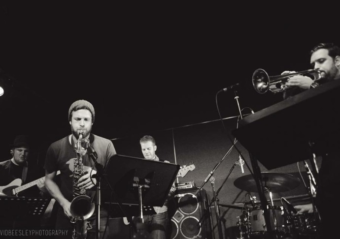 Image forSunday Music: Fat Sparrow