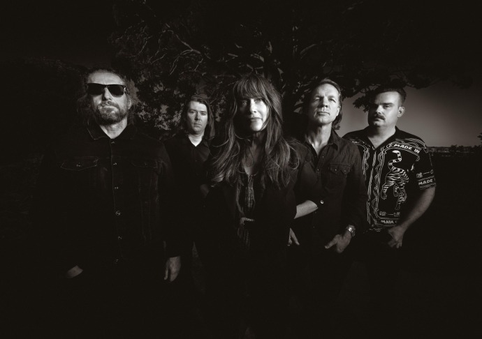 Image forSunday Music: Cassis + Phantom Island