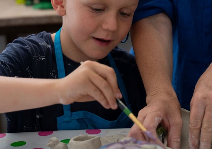 Image forMake a Bee Bath for a Younger Kid and Adult